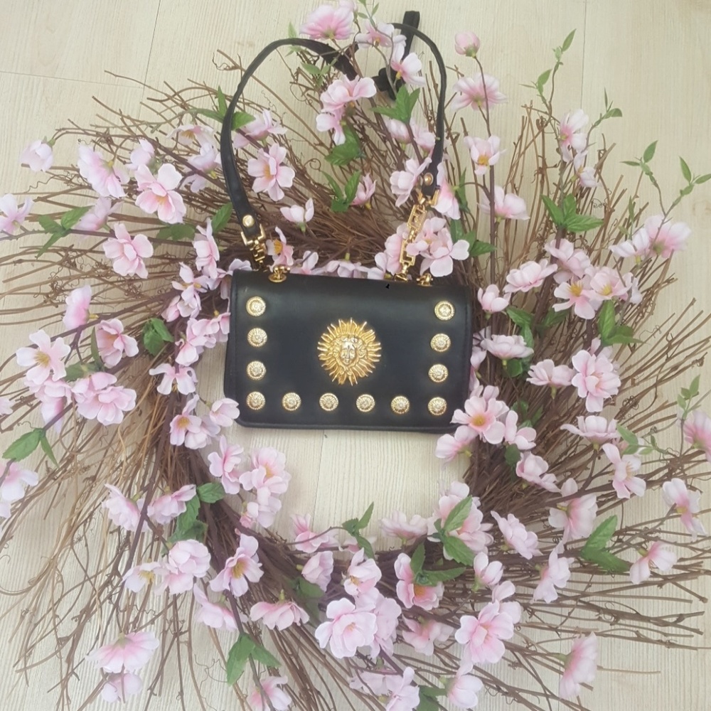 Black crossbody purse